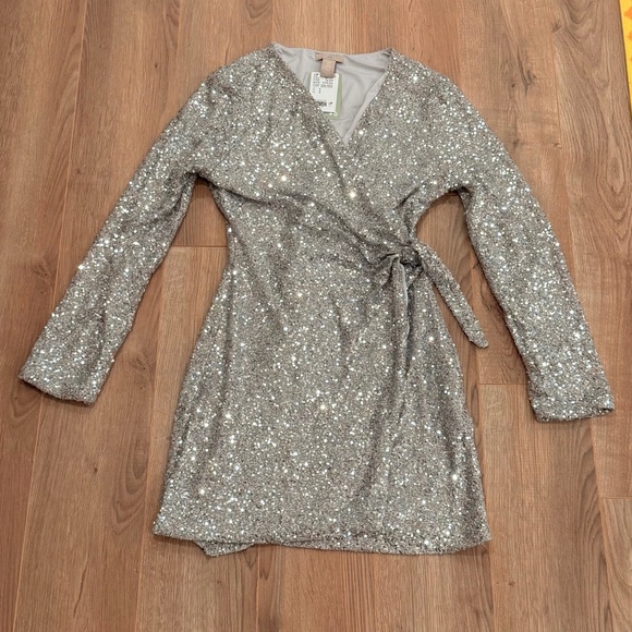 H&M silver sequins wrap dress, size M - Picture 11 of 16